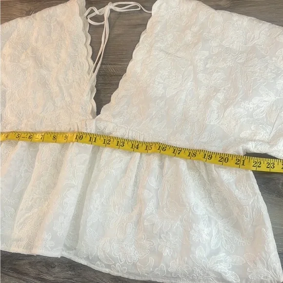 Anthropologie white floral stitched V neck flowy top, tie back, Medium,NWT - Picture 10 of 11